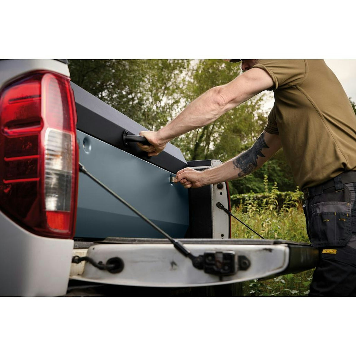BUNKER T2 Outback Van Tool Box, 1335mm, Grey 29885 - image 9