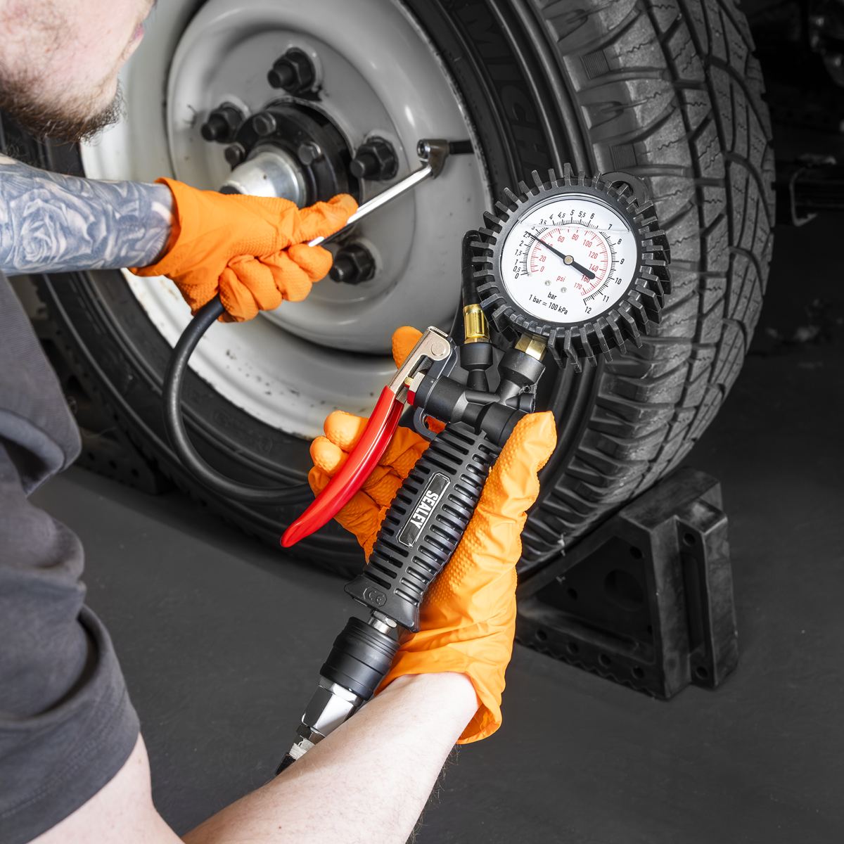 Sealey Tyre Inflator with Push-On Connector SA9314