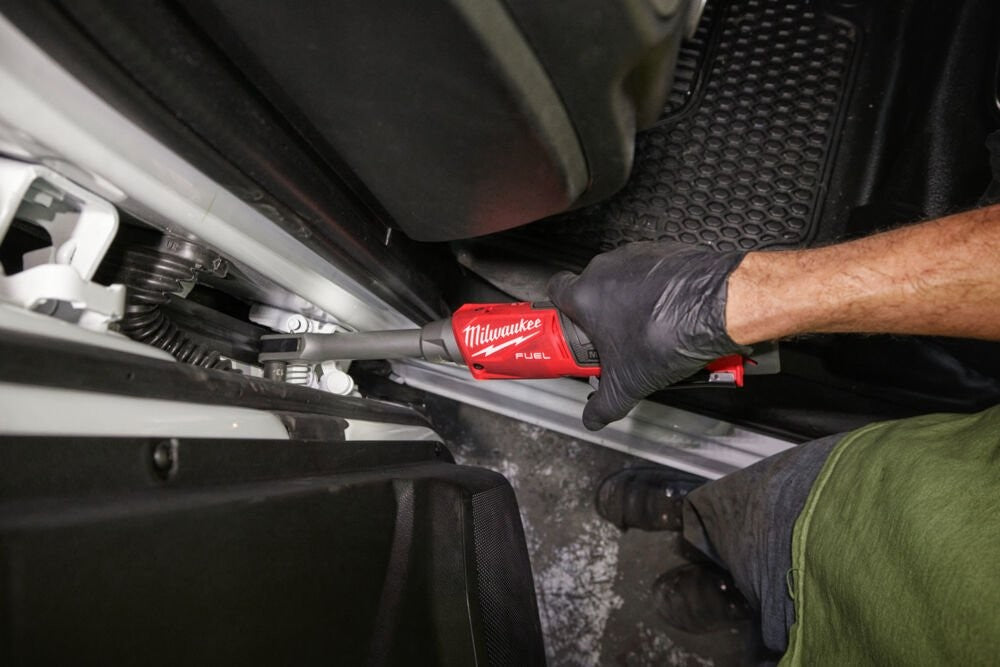 Milwaukee Pass Through Ratchet 2x 12v 2Ah REDLITHIUM Batteries M12FPTR-202X