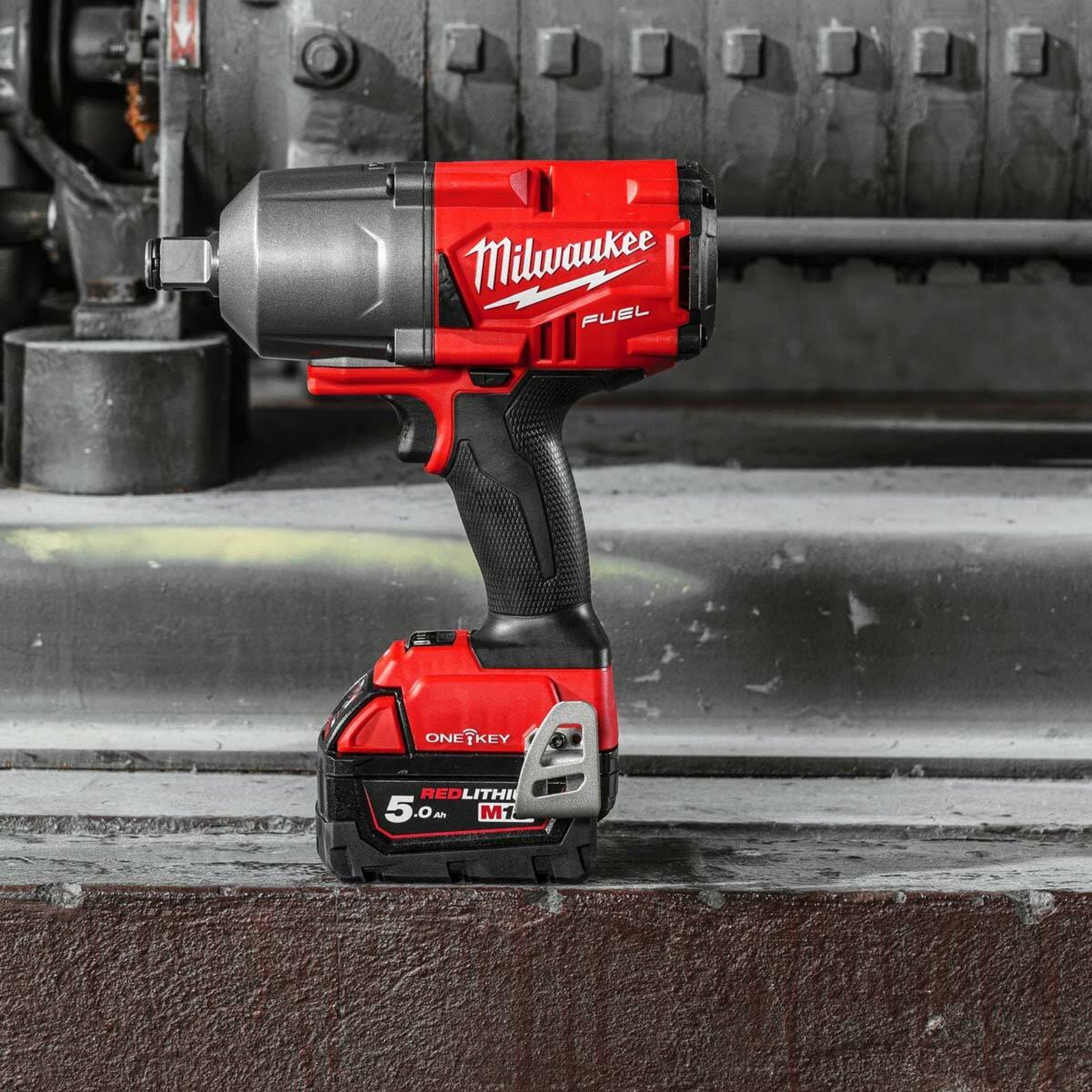 Milwaukee M18ONEPP2Q-502B M18 Fuel Promo Powerpack Kit - Impact Wrench & Grease Gun 4933480467
