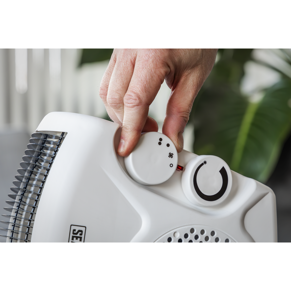 Sealey Fan Heater with 2 Heat Settings & Thermostat 2000W/230V FH2010
