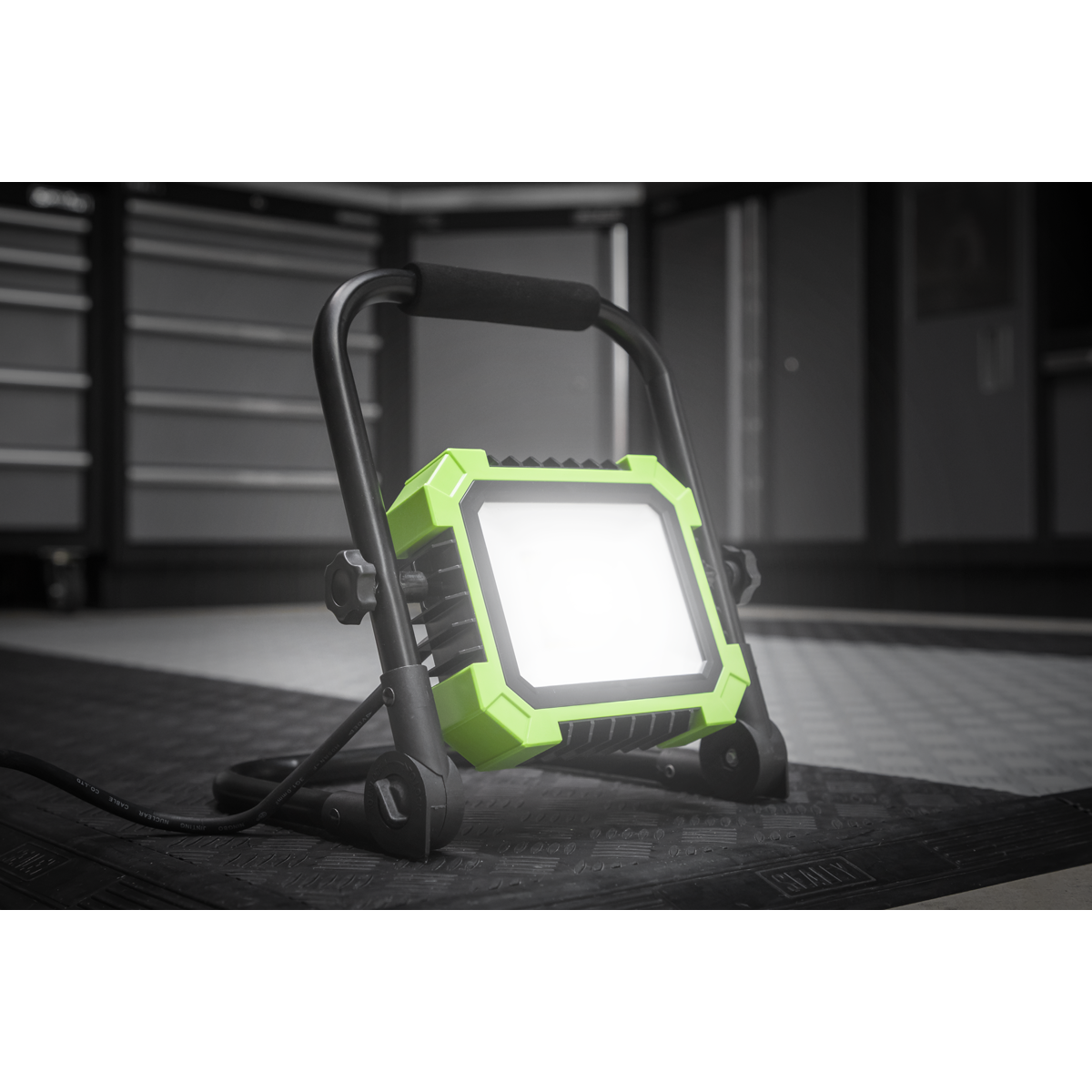 Sealey Portable Floodlight 24W SMD LED 230V LED24WL