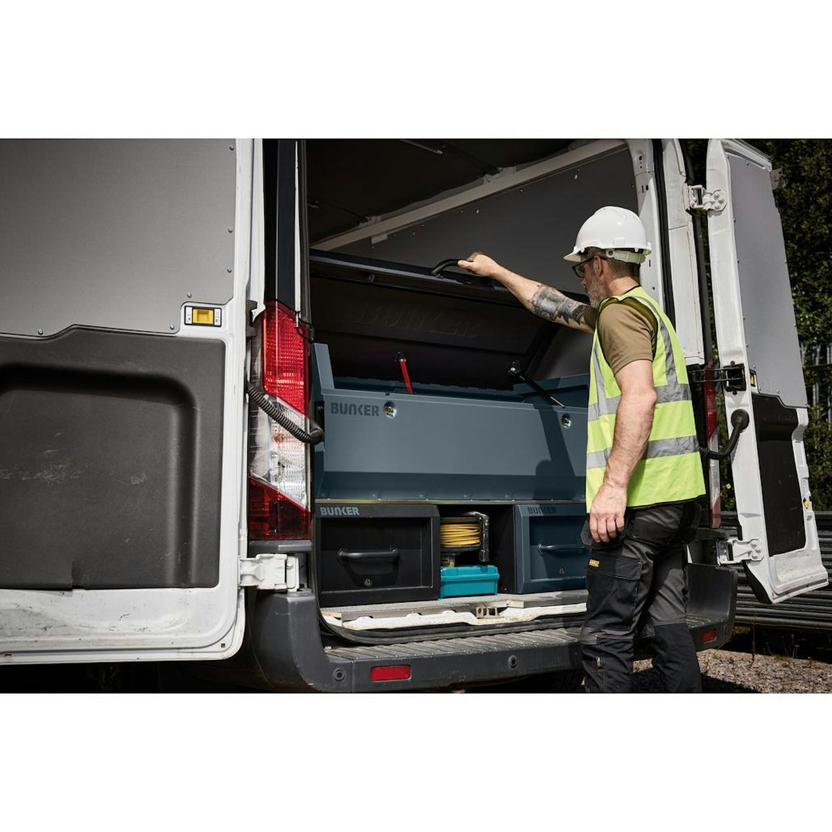 BUNKER T2 Outback Van Tool Box, 1335mm, Grey 29885 - image 15