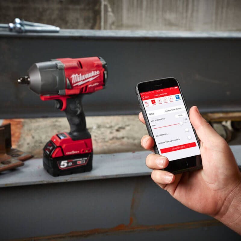 Milwaukee M18ONEFHIWF12-502X 18V One Key Fuel Brushless 1/2" Impact Wrench (2 x 5.0Ah RedLithium-Ion Batteries)